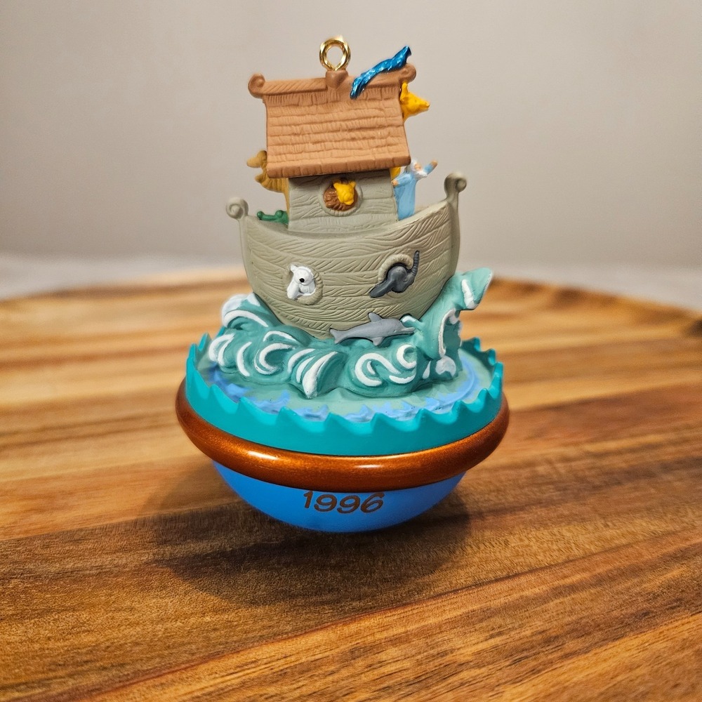 NIB vintage Hallmark Keepsake Ornament 1996 Jolly Wolly Ark Ken Crow Noah's‎ Ark